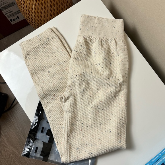 Peach Perfect FX Cotton Regular Waist Leggings - Off White - Picture 3 of 5